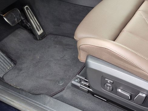 Used 2025 BMW X3 xDrive30i w/ Premium Package image 17