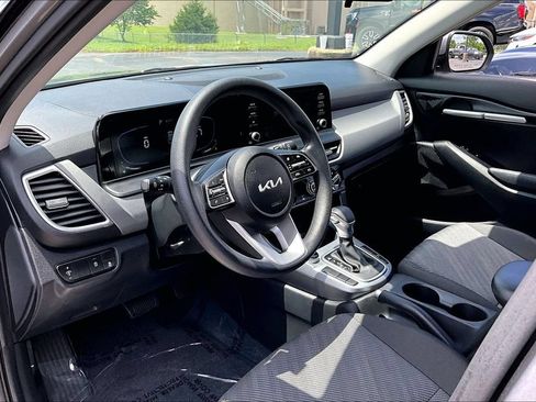 Used 2026 Kia Seltos LX FWD image 18