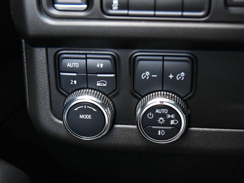 Used 2024 GMC Yukon SLE AWD/4WD image 35