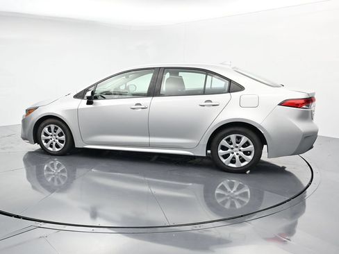 Used 2023 Toyota Corolla LE FWD image 5