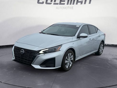 Used 2023 Nissan Altima 2.5 S image 1