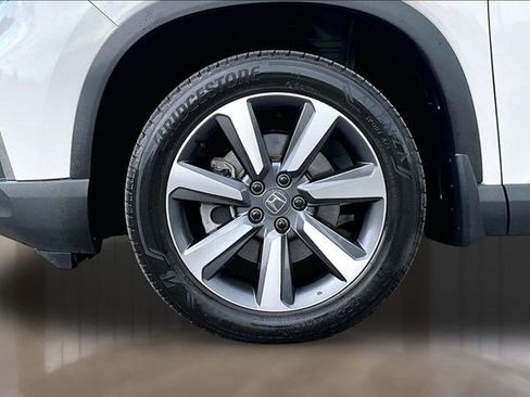 Certified 2025 Honda Pilot Touring image 30