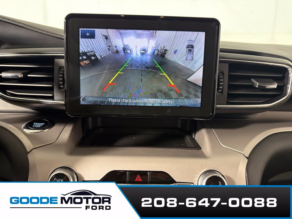 Used 2023 Ford Explorer XLT w/ Equipment Group 202A AWD/4WD image 16