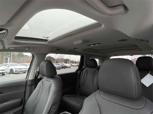 New 2026 Kia Carnival SX Prestige image 2