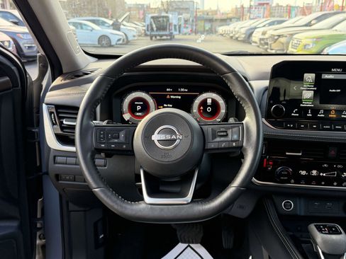 Used 2022 Nissan Rogue Platinum w/ Head-Up Display Package image 16