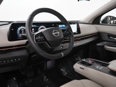 Used 2024 Nissan Ariya AWD image 26