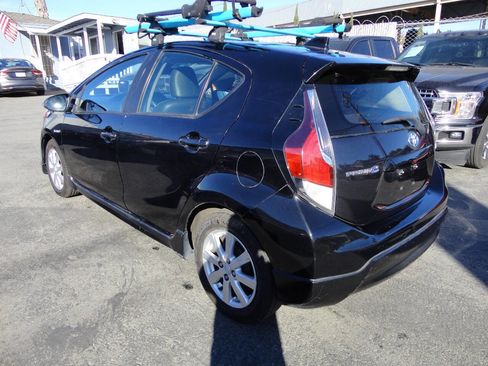 Used 2017 Toyota Prius C Four image 4