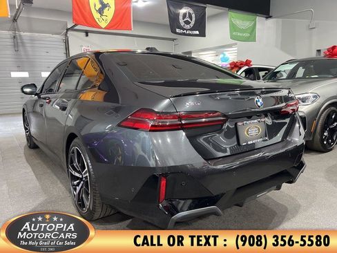 Used 2024 BMW 540i xDrive w/ Premium Package AWD/4WD image 4