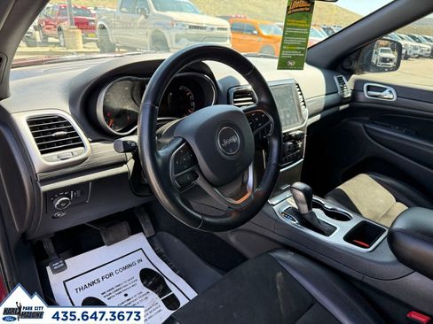 Used 2021 Jeep Grand Cherokee Laredo X AWD/4WD image 14