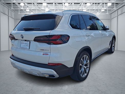 Used 2024 BMW X5 xDrive50e w/ Premium Package AWD/4WD image 5