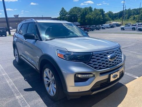 Used 2023 Ford Explorer Platinum w/ Technology Package AWD/4WD image 1