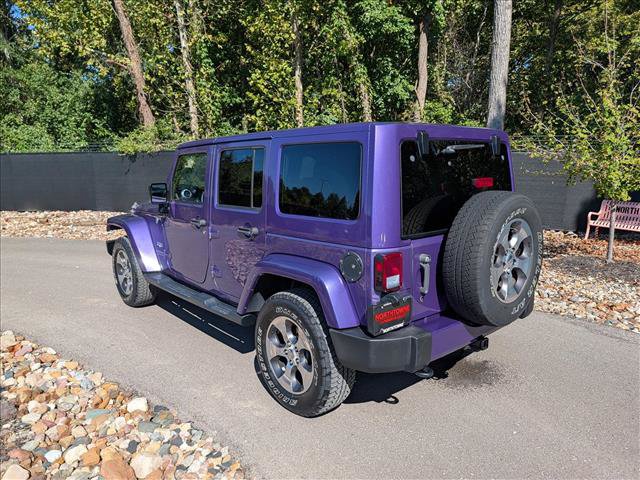 Used 2017 Jeep Wrangler Unlimited Sahara w/ Connectivity Group AWD/4WD image 3