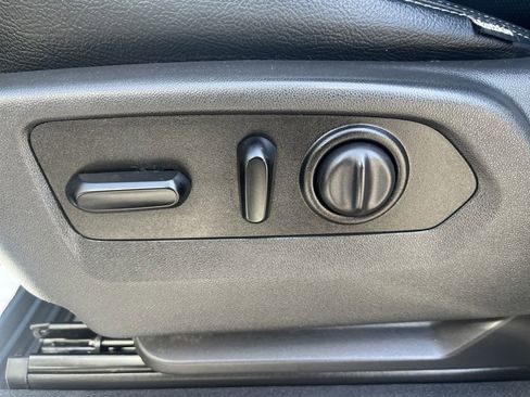 Used 2020 Chevrolet Silverado 1500 LT w/ All-Star Edition image 26