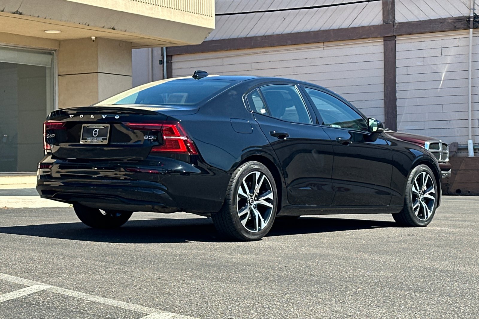Certified 2023 Volvo S60 B5 Core AWD/4WD image 2