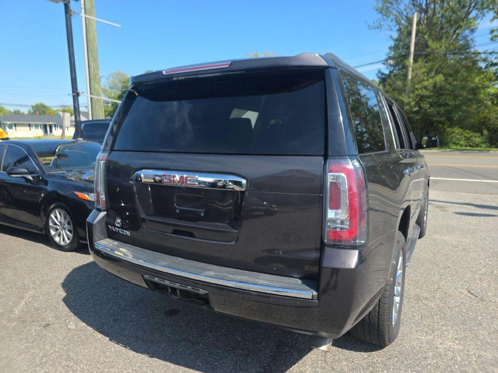Used 2017 GMC Yukon Denali w/ Open Road Package AWD/4WD image 3
