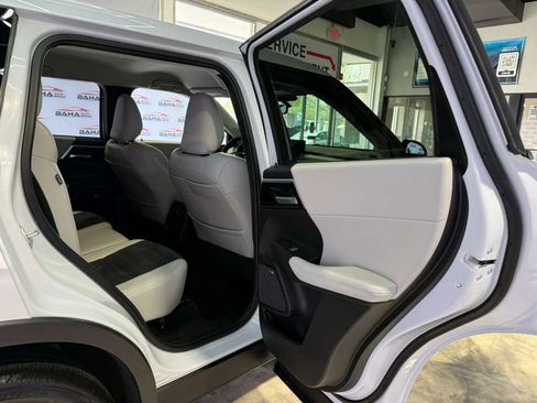 Used 2025 Mitsubishi Outlander Trail Edition image 45