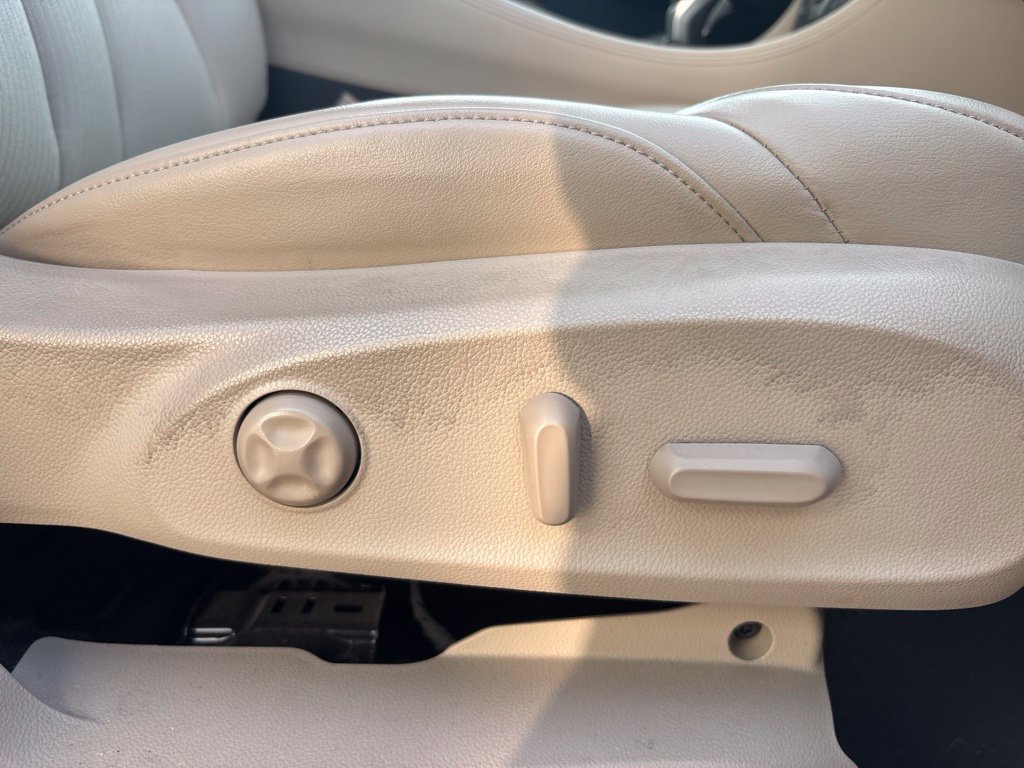 Used 2017 Buick Envision Preferred w/ LPO, Cargo Package FWD image 30