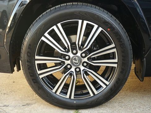 Used 2026 Lexus LX 700h Luxury w/ Accessory Package (Z1) image 39