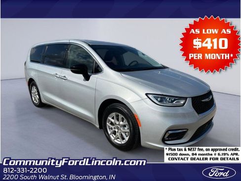 Used 2024 Chrysler Pacifica Touring-L image 1