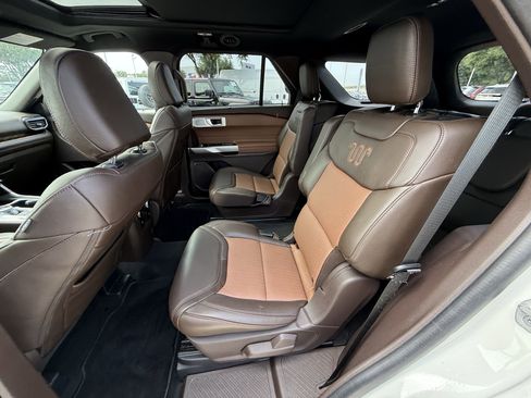 Used 2023 Ford Explorer King Ranch w/ Technology Package RWD image 33