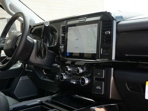 New 2026 Ford F250 Lariat w/ Black Appearance Package AWD/4WD image 23