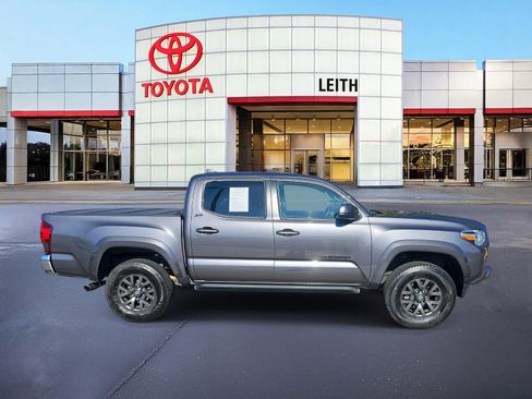 Used 2021 Toyota Tacoma SR5 image 7