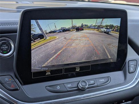 Used 2025 Chevrolet Blazer LT image 17