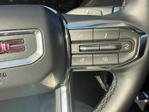 Certified 2026 GMC Acadia Elevation w/ Elevation Premium Package FWD image 26