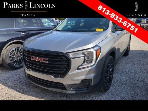 Used 2024 GMC Terrain SLE w/ Driver Convenience Package FWD image 6