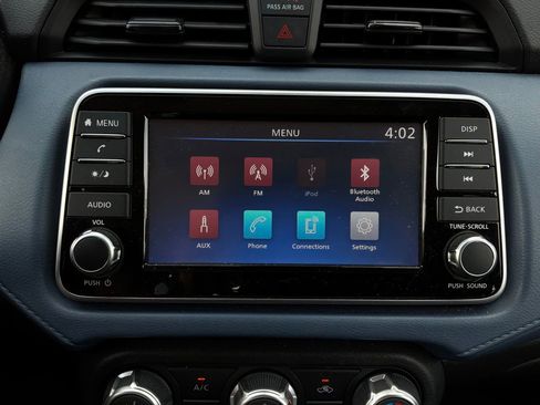 Used 2025 Nissan Versa SV FWD image 26
