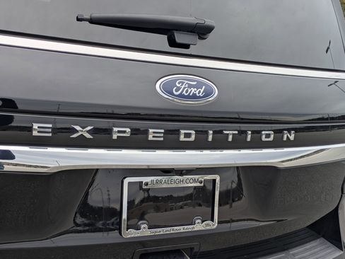 Used 2022 Ford Expedition Limited image 34