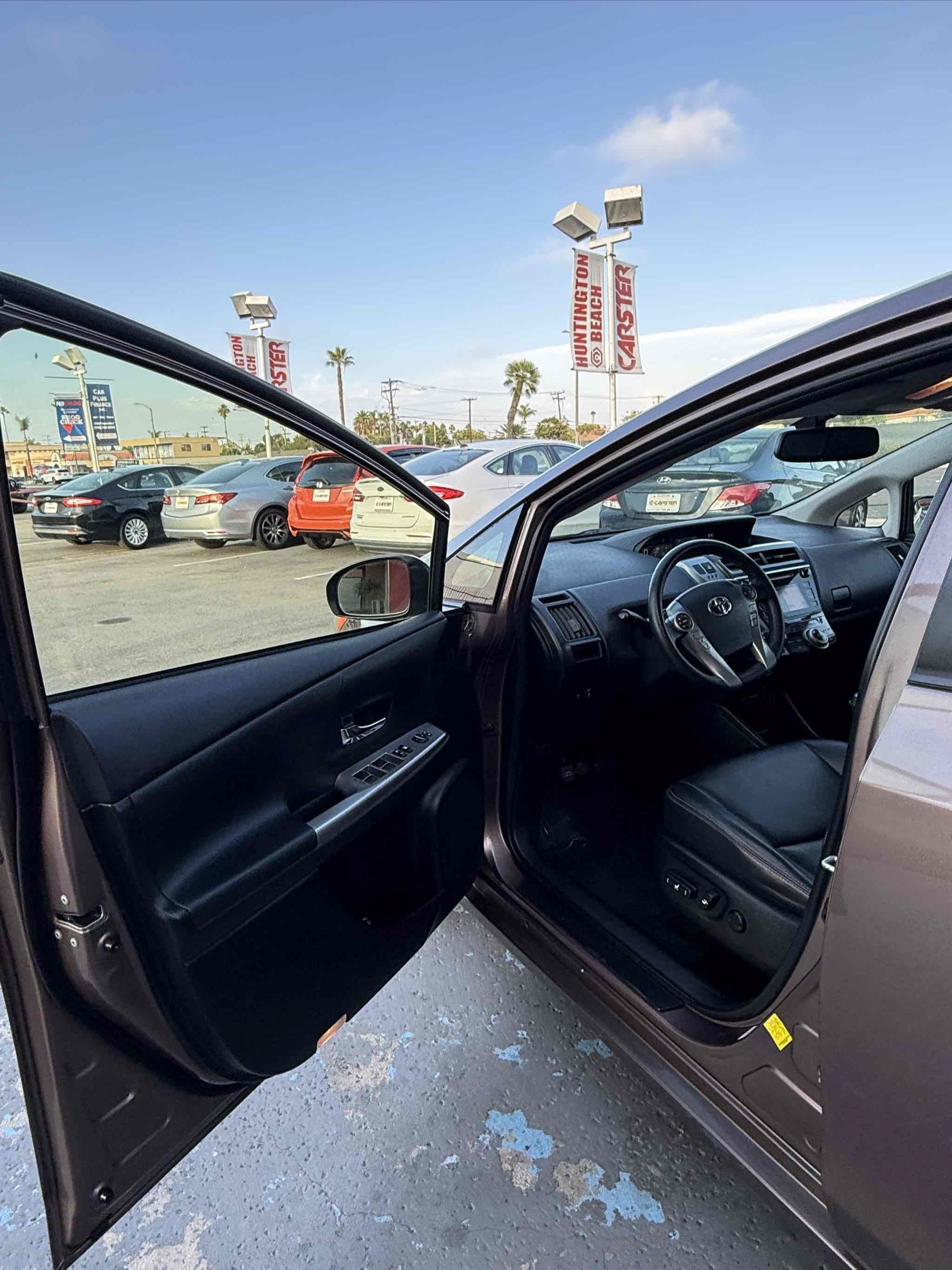 Used 2017 Toyota Prius V Four FWD image 83