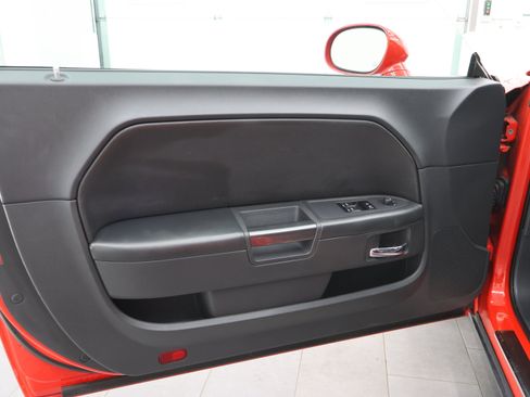 Used 2010 Dodge Challenger R/T RWD image 31