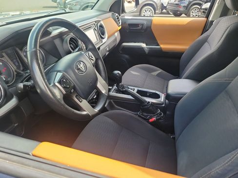 Used 2017 Toyota Tacoma SR5 w/ Tow Package AWD/4WD image 3