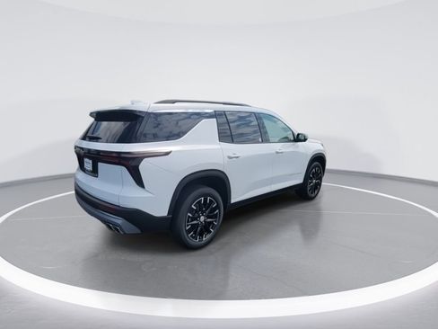 New 2026 Chevrolet Traverse LT w/ Enhanced Driving Package image 8