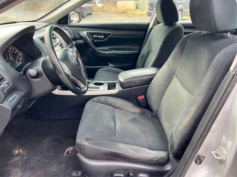 Used 2015 Nissan Altima 2.5 SV w/ Convenience Package image 9