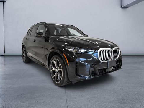 Used 2024 BMW X5 xDrive40i w/ M Sport Package AWD/4WD image 8