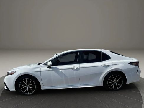Used 2021 Toyota Camry SE FWD image 2