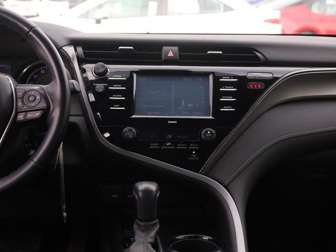 Used 2020 Toyota Camry SE image 22