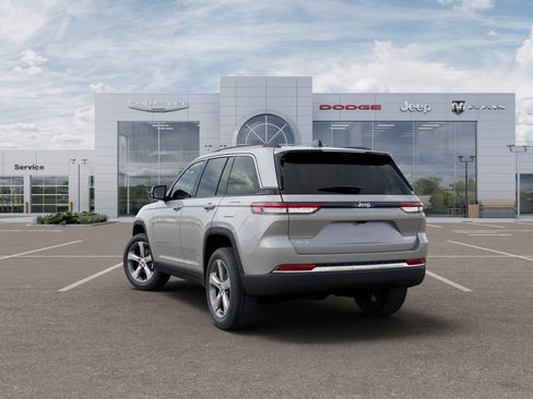 New 2025 Jeep Grand Cherokee Limited w/ Luxury Tech Group II AWD/4WD image 3
