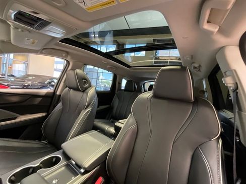 Certified 2023 Acura MDX SH-AWD w/ Advance Package image 11