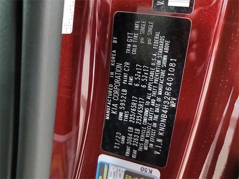 Used 2024 Kia Carnival LX image 28