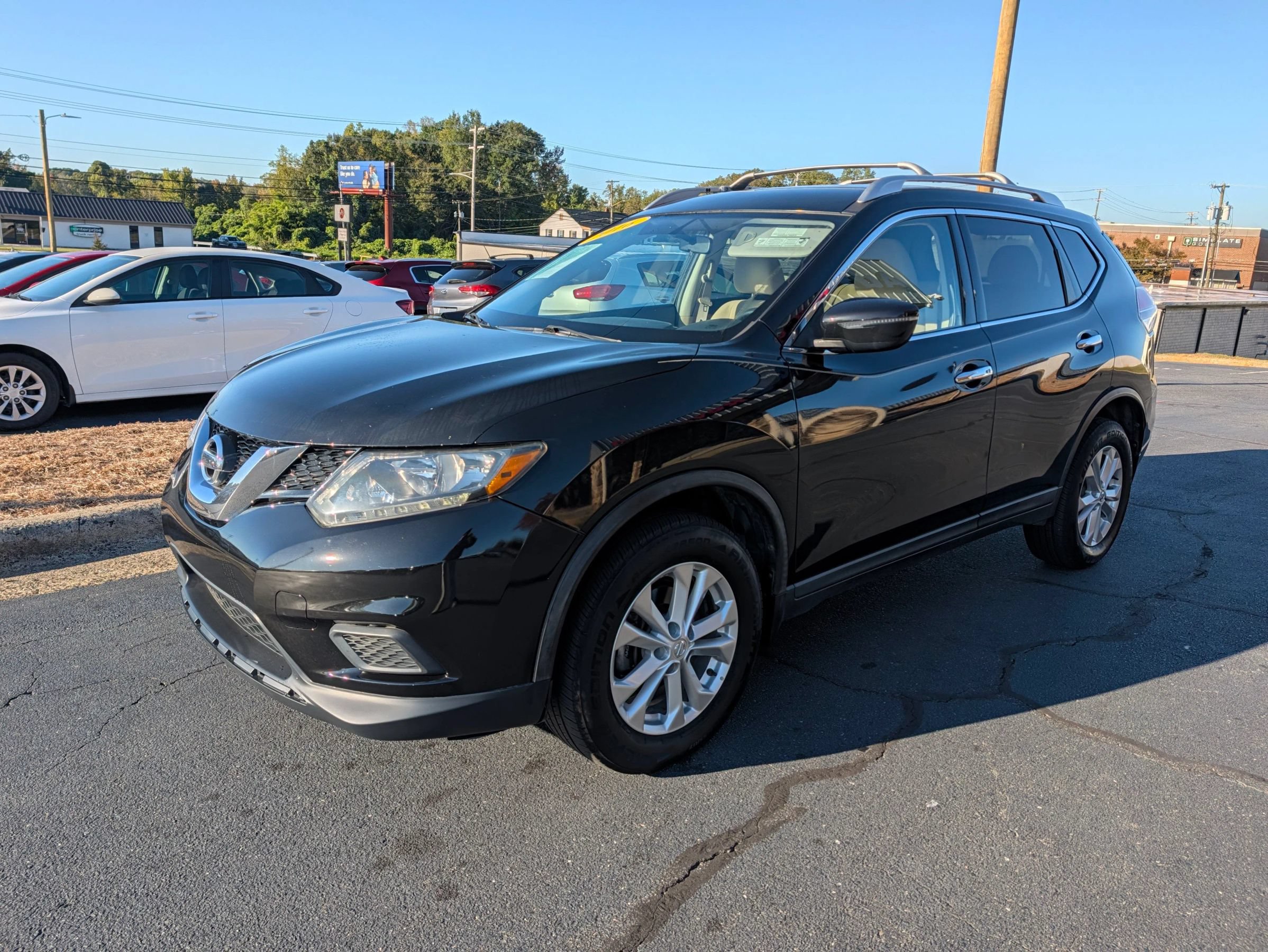 Used 2016 Nissan Rogue SV AWD/4WD image 3