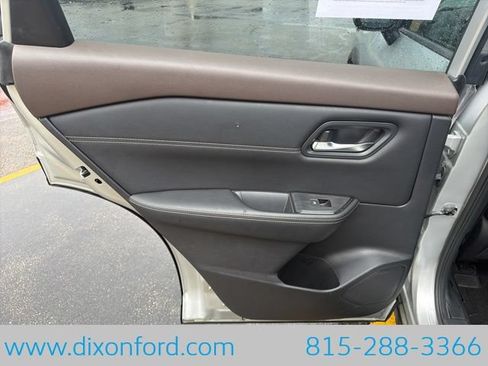 Used 2023 Nissan Rogue SL AWD/4WD image 26