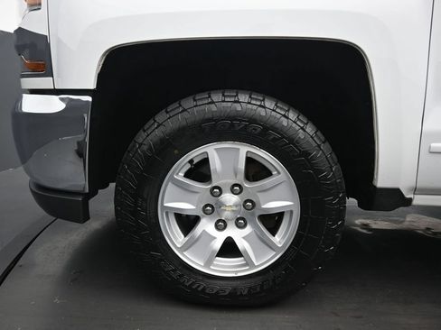 Used 2018 Chevrolet Silverado 1500 LT AWD/4WD image 48