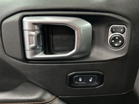 Used 2022 Jeep Gladiator Mojave w/ Cold Weather Group image 19