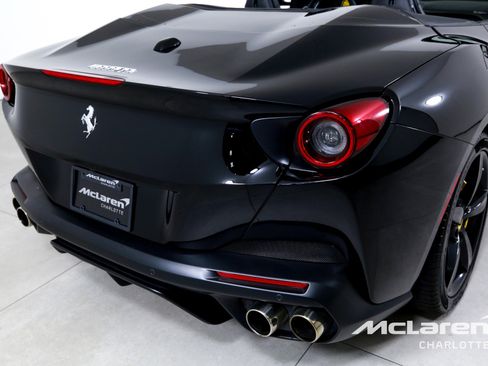 Used 2019 Ferrari Portofino RWD image 33