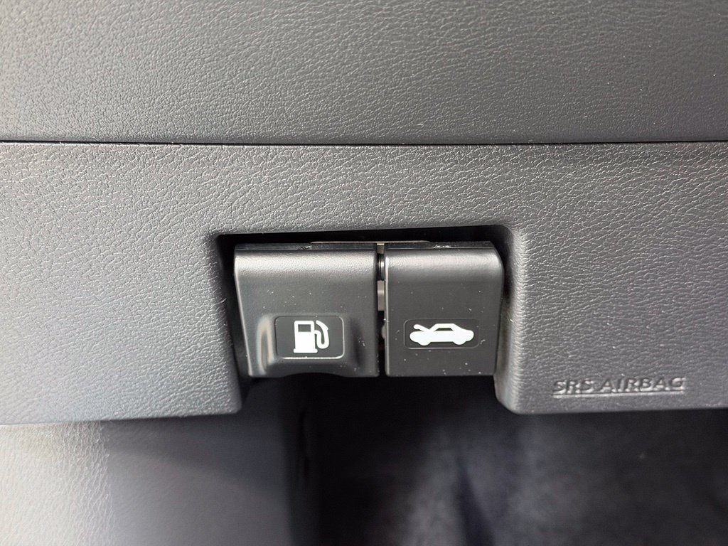 Used 2025 Nissan Versa S w/ Trunk Package FWD image 38