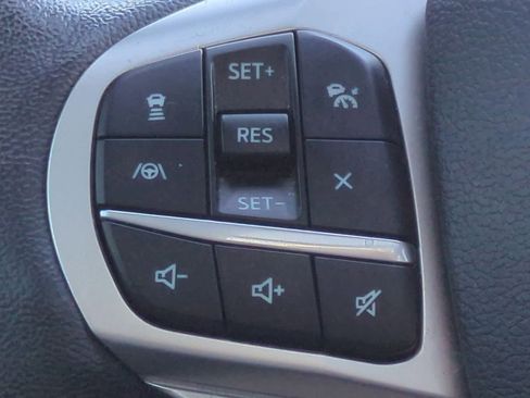 Used 2021 Ford Explorer XLT w/ Equipment Group 202A image 27