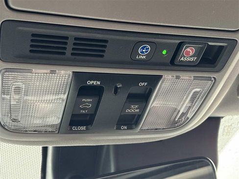 Used 2022 Honda Pilot Touring image 32